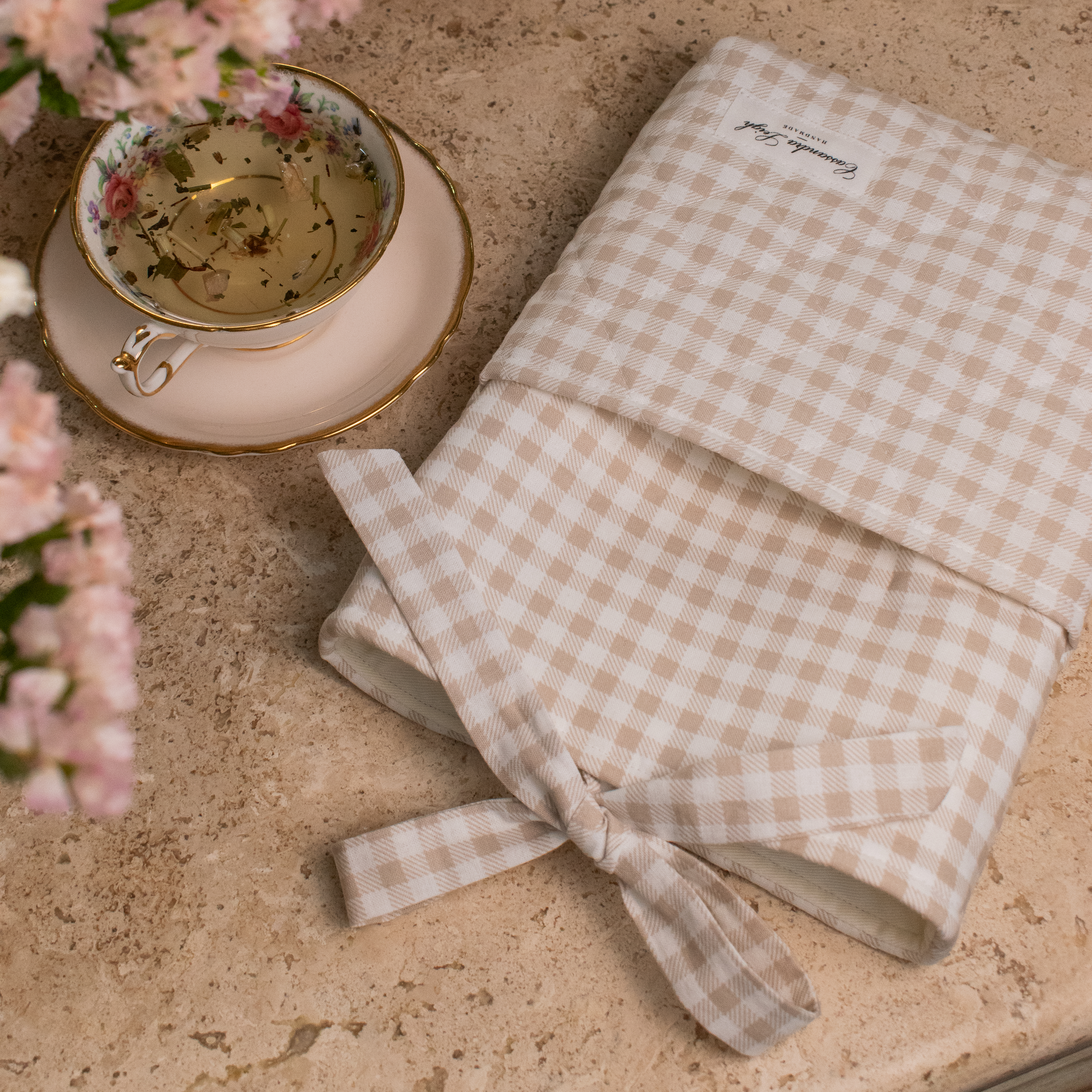 Cassandra Leigh Handmade - Book Sleeve with Pocket - sand, tan, beige gingham, checkered, neutral-coloured Customizable Quilted Book Bag Cover, Protective Bible Sleeve, Christian Gift with Bow or Snap